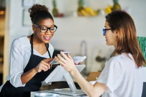 Caisse tactile commerce : pourquoi passer à l'électronique ?